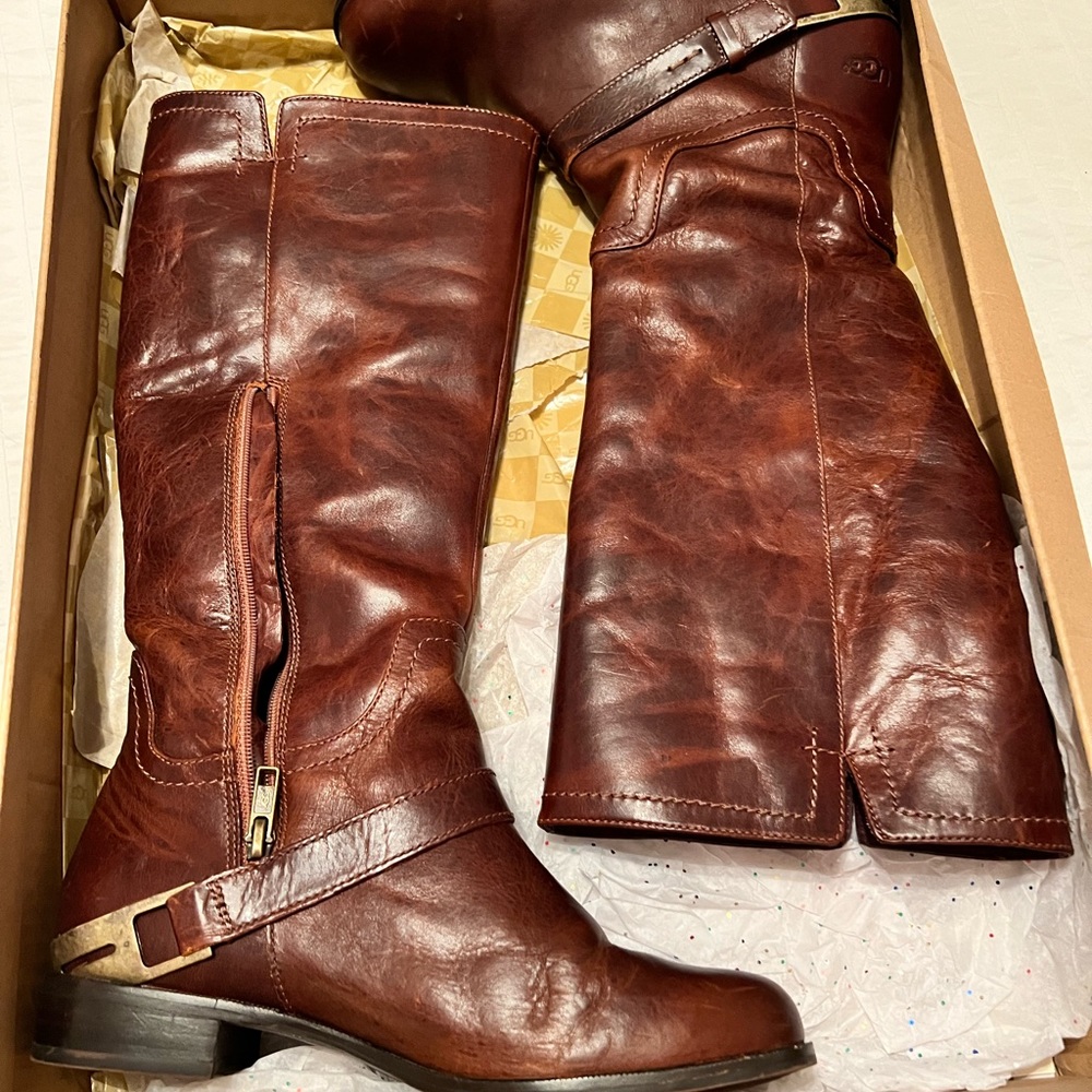 Ugg boots. Australia women’s Channing ll boot. Size 7.